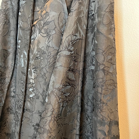 Beulah Style Black Shirt Floral - Picture 3 of 3